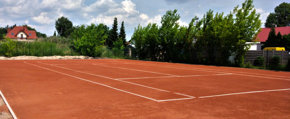 07-2016 / Tennisplatz mit rotem Ton – Angie Puszczykowo